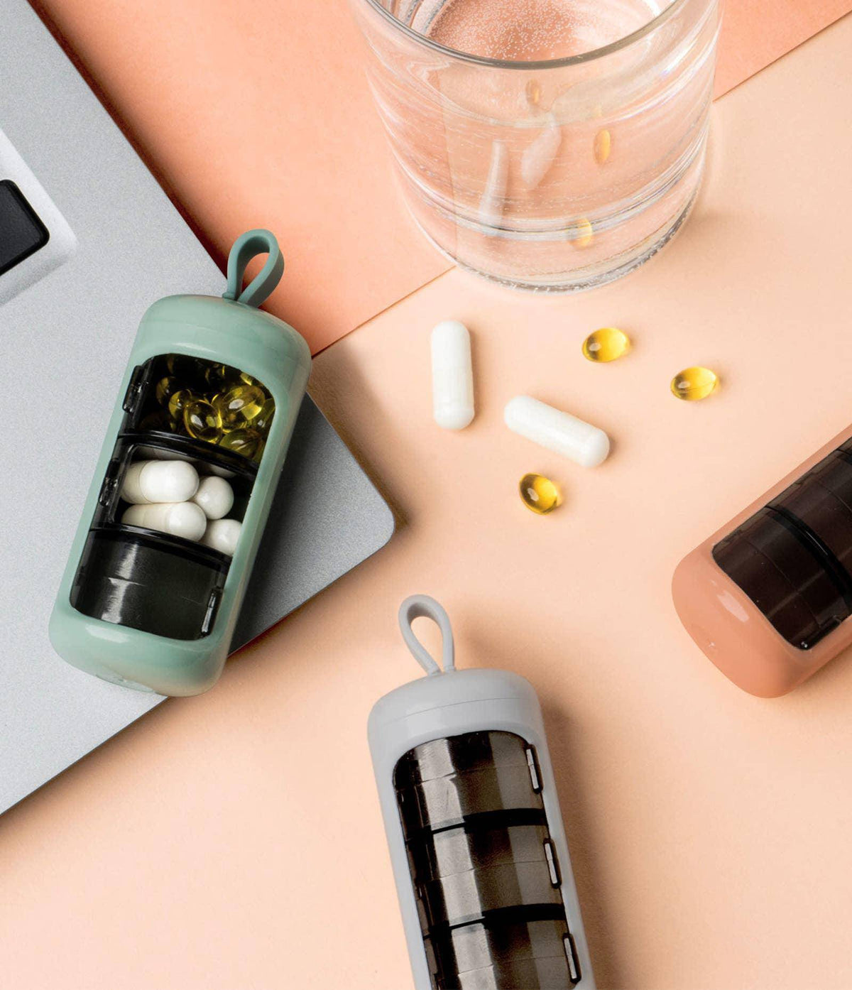 En Route® Care Capsule Pill & Vitamin Case - The Floratory